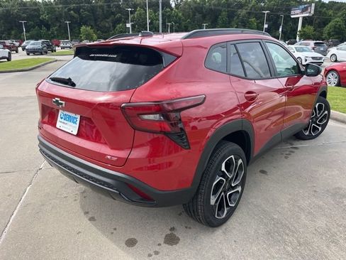New 2026 Chevrolet Trax RS w/ Driver Confidence Package FWD image 8