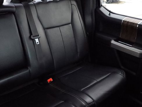 Used 2019 Ford F150 Lariat w/ Max Trailer Tow Package image 14