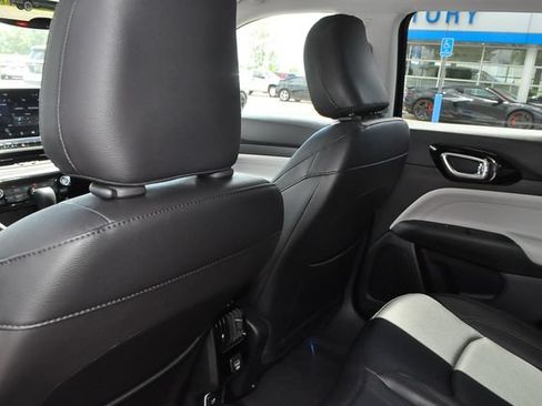 Used 2022 Jeep Compass Limited AWD/4WD image 14