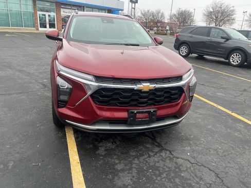 Used 2024 Chevrolet Trax LT w/ Driver Confidence Package image 3