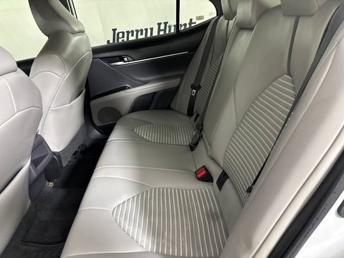 Used 2022 Toyota Camry SE w/ Convenience Package FWD image 21