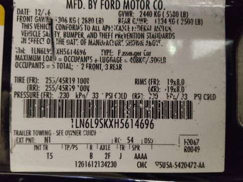 Used 2017 Lincoln Continental Select image 33