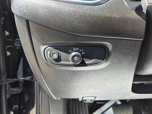 Used 2024 Chevrolet Equinox LT FWD image 18
