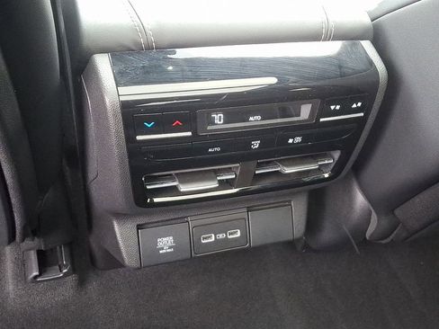 Certified 2022 Acura MDX SH-AWD w/ Technology Package image 11