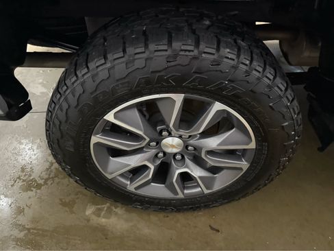 Used 2022 Chevrolet Silverado 1500 LT w/ Z71 Off-Road Package image 34