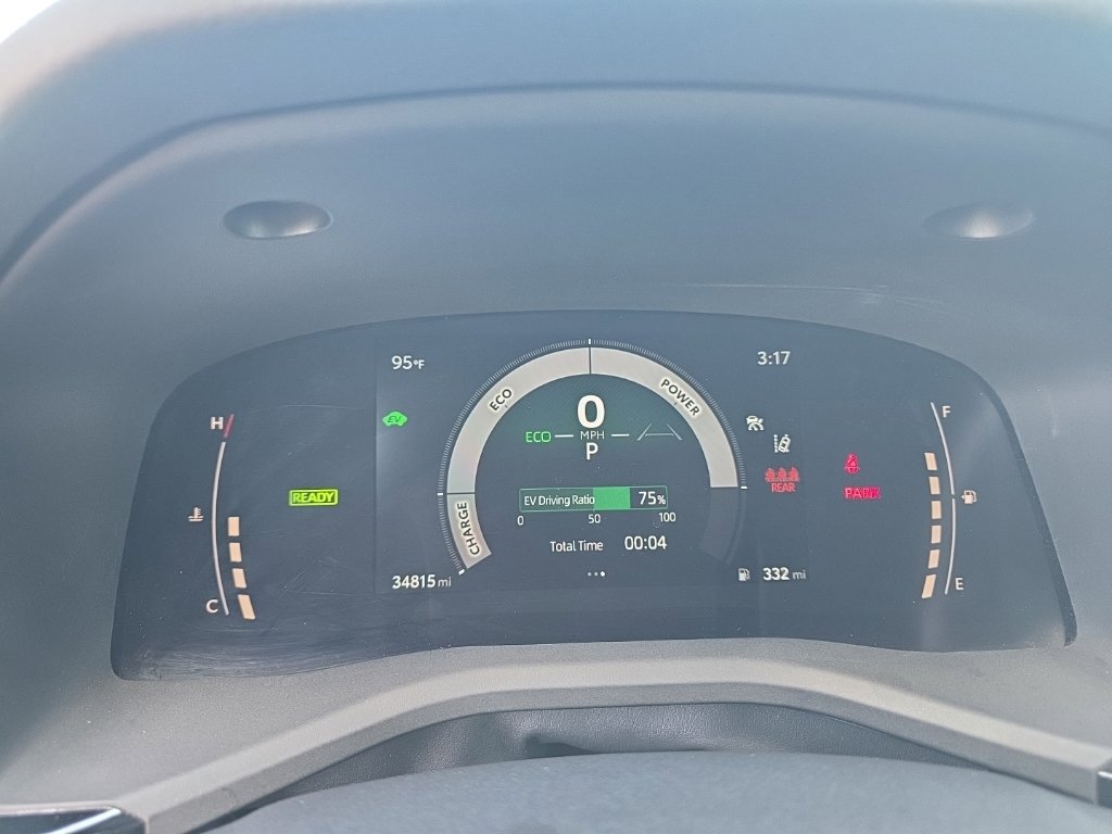 Used 2025 Toyota Camry LE FWD image 18