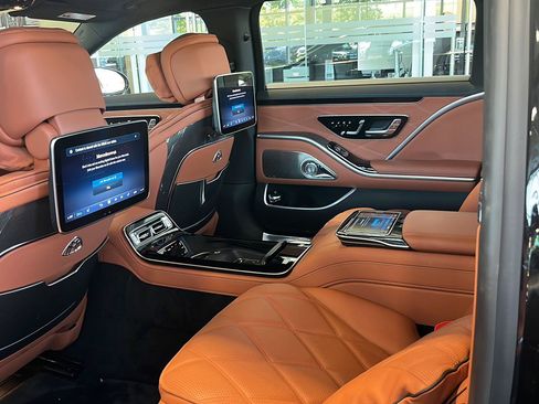 Certified 2022 Mercedes-Benz Maybach S 580 4MATIC image 12