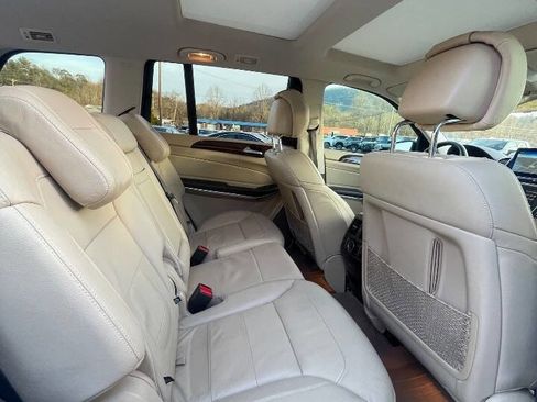 Used 2017 Mercedes-Benz GLS 550 4MATIC image 16