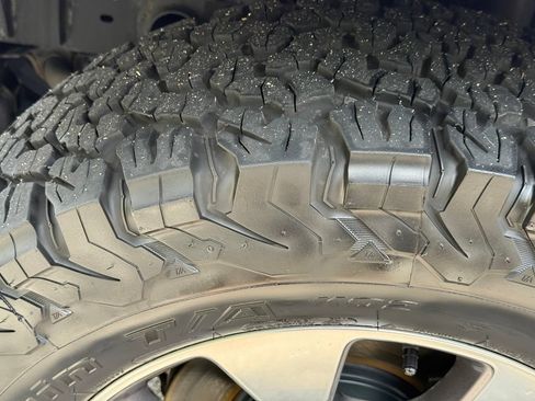 Used 2019 Jeep Wrangler Unlimited Sahara AWD/4WD image 46
