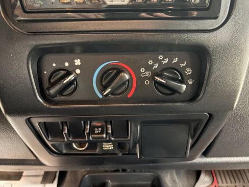 Used 2005 Jeep Wrangler Unlimited w/ Security Group AWD/4WD image 15