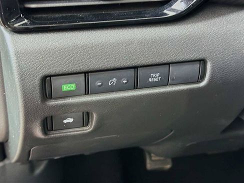 Certified 2024 Nissan Sentra SV FWD image 8