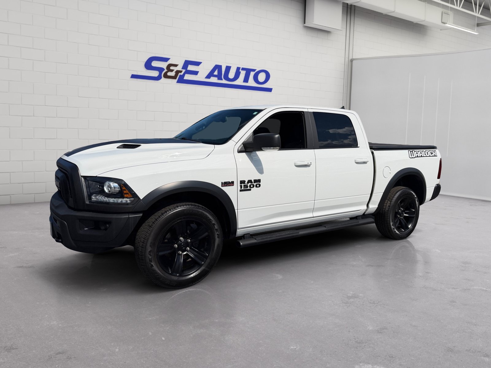 Used 2022 RAM 1500 Warlock AWD/4WD image 1