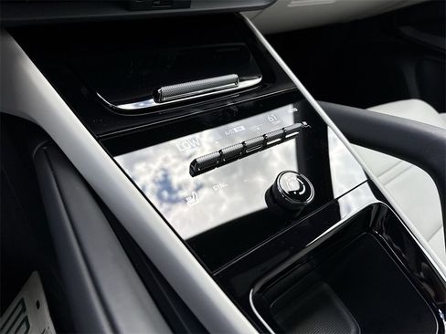 Used 2024 Porsche Cayenne S image 53