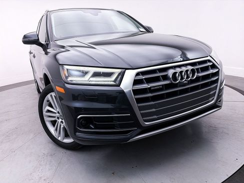 Used 2018 Audi Q5 Prestige w/ Prestige Package image 3