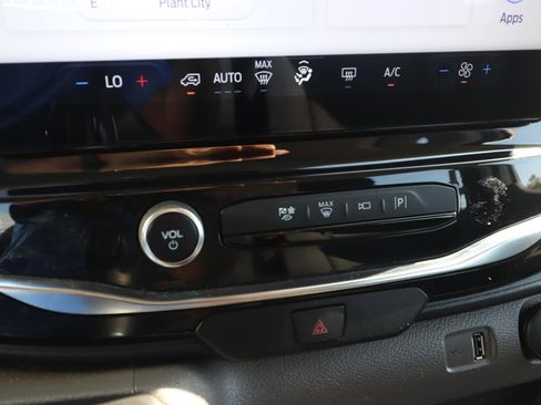 Used 2023 Ford Transit 350 XLT image 21