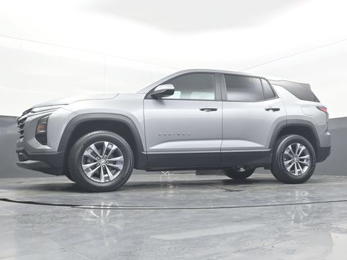 Used 2025 Chevrolet Equinox LT FWD image 26
