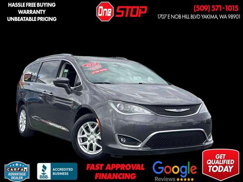 Used 2020 Chrysler Pacifica Touring-L FWD image 1