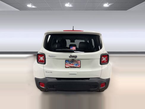 Used 2023 Jeep Renegade Latitude image 10