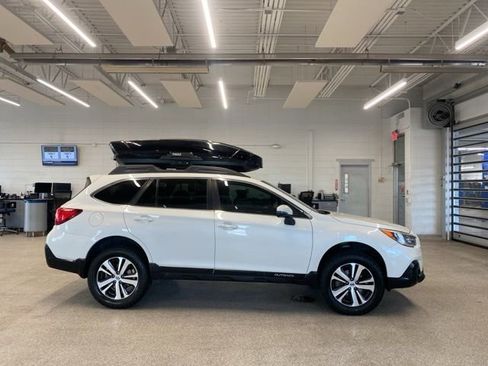 Used 2018 Subaru Outback 2.5i Limited AWD/4WD image 4