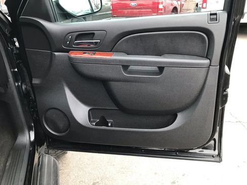 Used 2013 Chevrolet Avalanche LT w/ All-Star Edition image 23