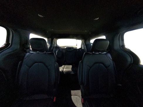 New 2026 Chrysler Pacifica Select AWD/4WD image 34