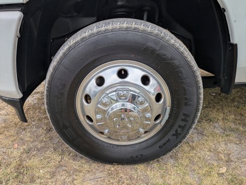 Used 2024 RAM 3500 Laramie w/ Towing Technology Group image 10