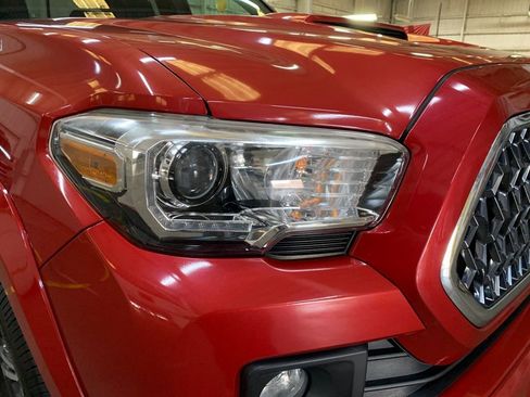 Used 2019 Toyota Tacoma TRD Sport image 33
