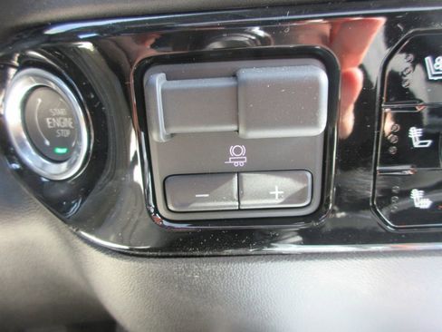 New 2026 GMC Sierra 3500 SLT w/ SLT Premium Package image 21