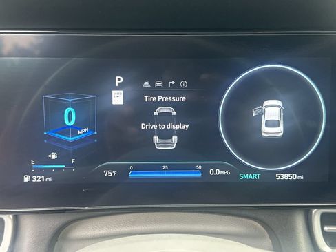 Used 2025 Hyundai Elantra SEL FWD image 26