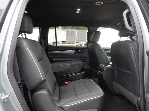 Used 2025 Buick Enclave Sport Touring image 28