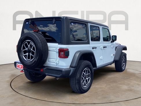 Used 2024 Jeep Wrangler Unlimited Rubicon AWD/4WD image 14