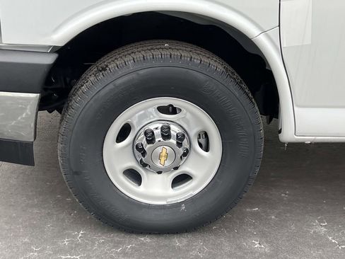 New 2025 Chevrolet Express 2500 w/ Driver Convenience Package image 8