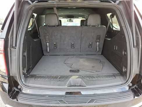 Used 2022 Chevrolet Suburban LT image 29