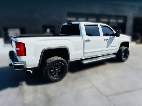 Used 2016 GMC Sierra 2500 Denali w/ Duramax Plus Package AWD/4WD image 5