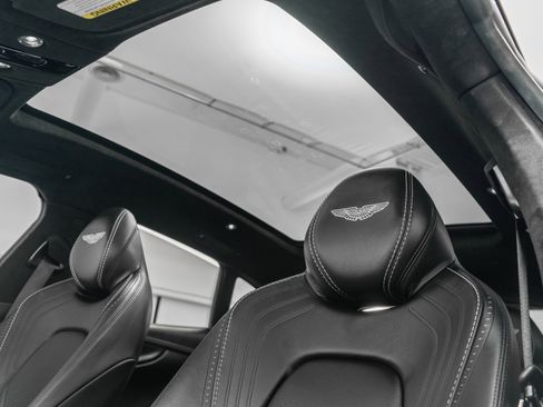 Used 2021 Aston Martin DBX AWD/4WD image 18