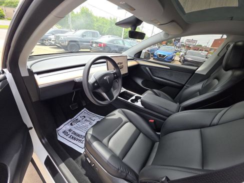 Used 2023 Tesla Model Y Long Range AWD/4WD image 10