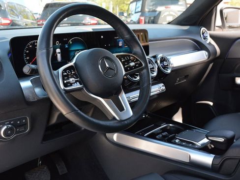 Used 2022 Mercedes-Benz GLB 250 4MATIC image 8