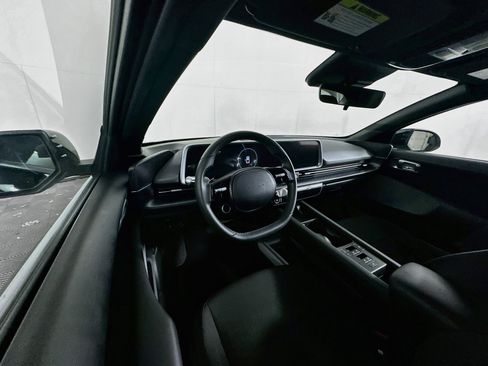 Used 2024 Hyundai Ioniq 6 SE RWD image 18