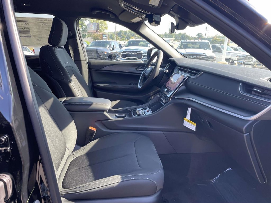 New 2027 Jeep Grand Cherokee 4WD image 15