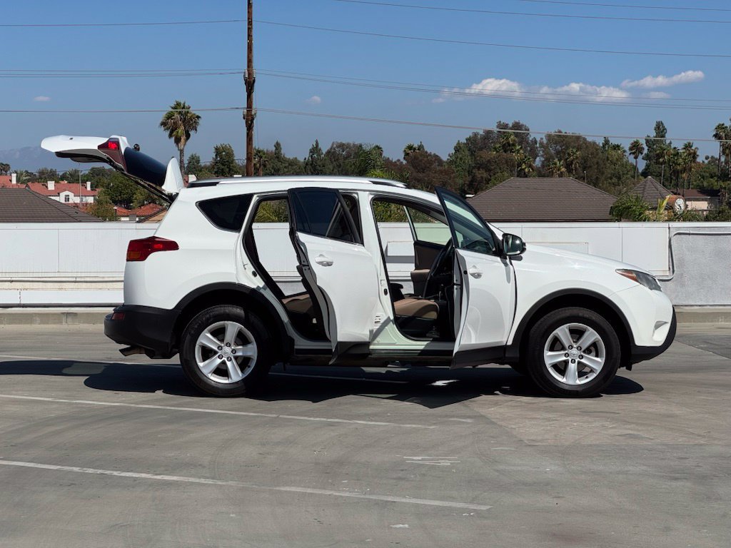 Used 2014 Toyota RAV4 XLE FWD image 29