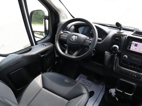 Used 2023 RAM ProMaster 3500 FWD image 12