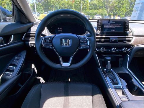 Used 2020 Honda Accord EX image 4