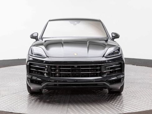Used 2024 Porsche Cayenne S image 6
