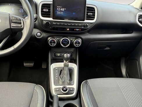 Certified 2025 Hyundai Venue Limited image 11