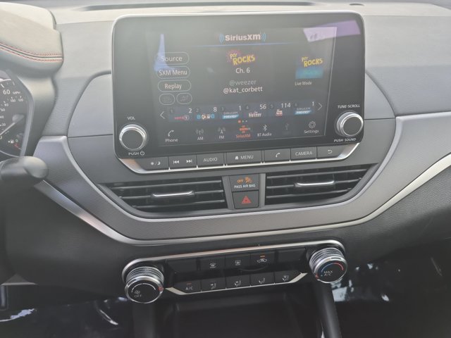 Used 2025 Nissan Altima 2.5 SR FWD image 18