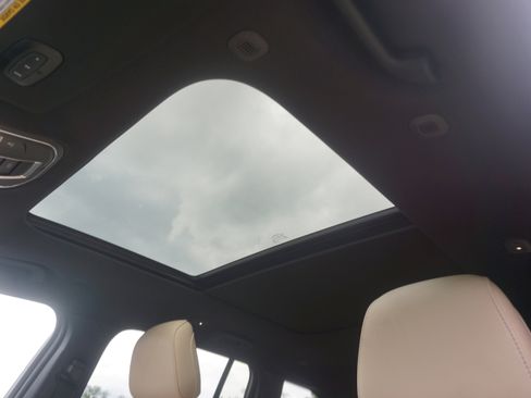 Used 2023 Jeep Grand Cherokee 4WD 4xe image 15