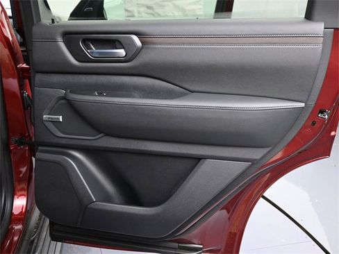 New 2025 Nissan Armada SL w/ Captain's Chari Seat Package image 30