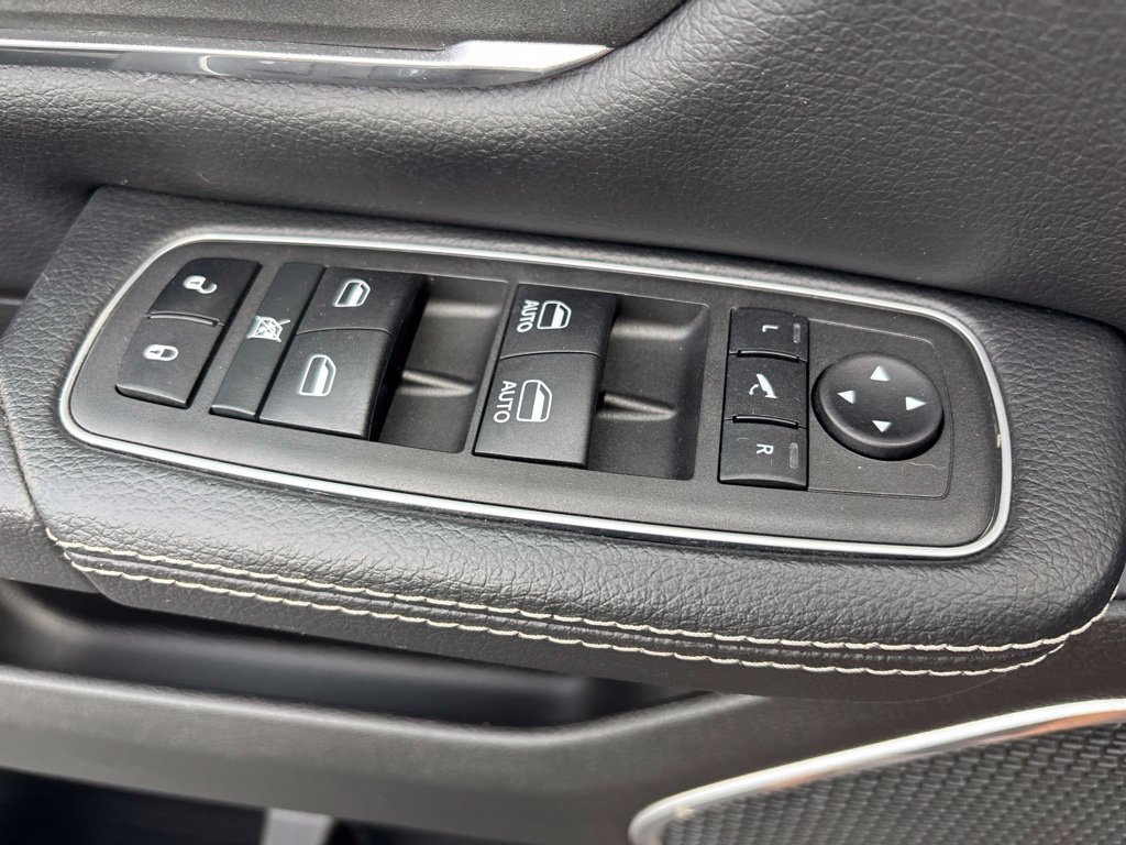 Used 2022 RAM 1500 Laramie AWD/4WD image 16