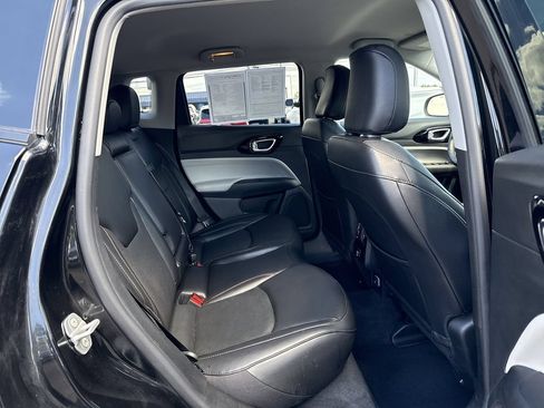 Used 2022 Jeep Compass Limited AWD/4WD image 15