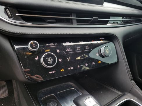 Used 2023 INFINITI QX60 Pure FWD image 17